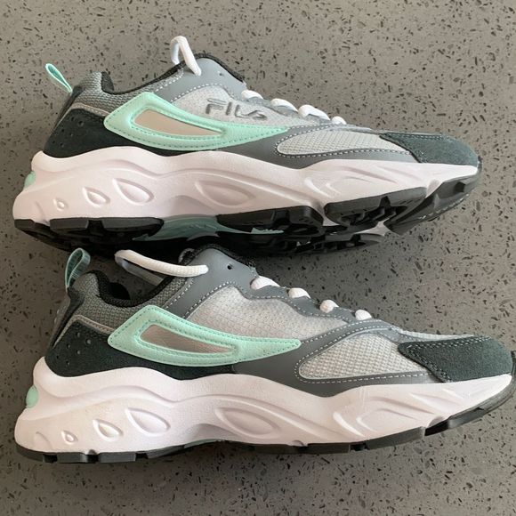 FILA Tennis Shoes - New without box - Picture 4 of 6